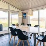 Vakantiehuis Three-Bedroom Holiday home in Løkken 39 Løkken